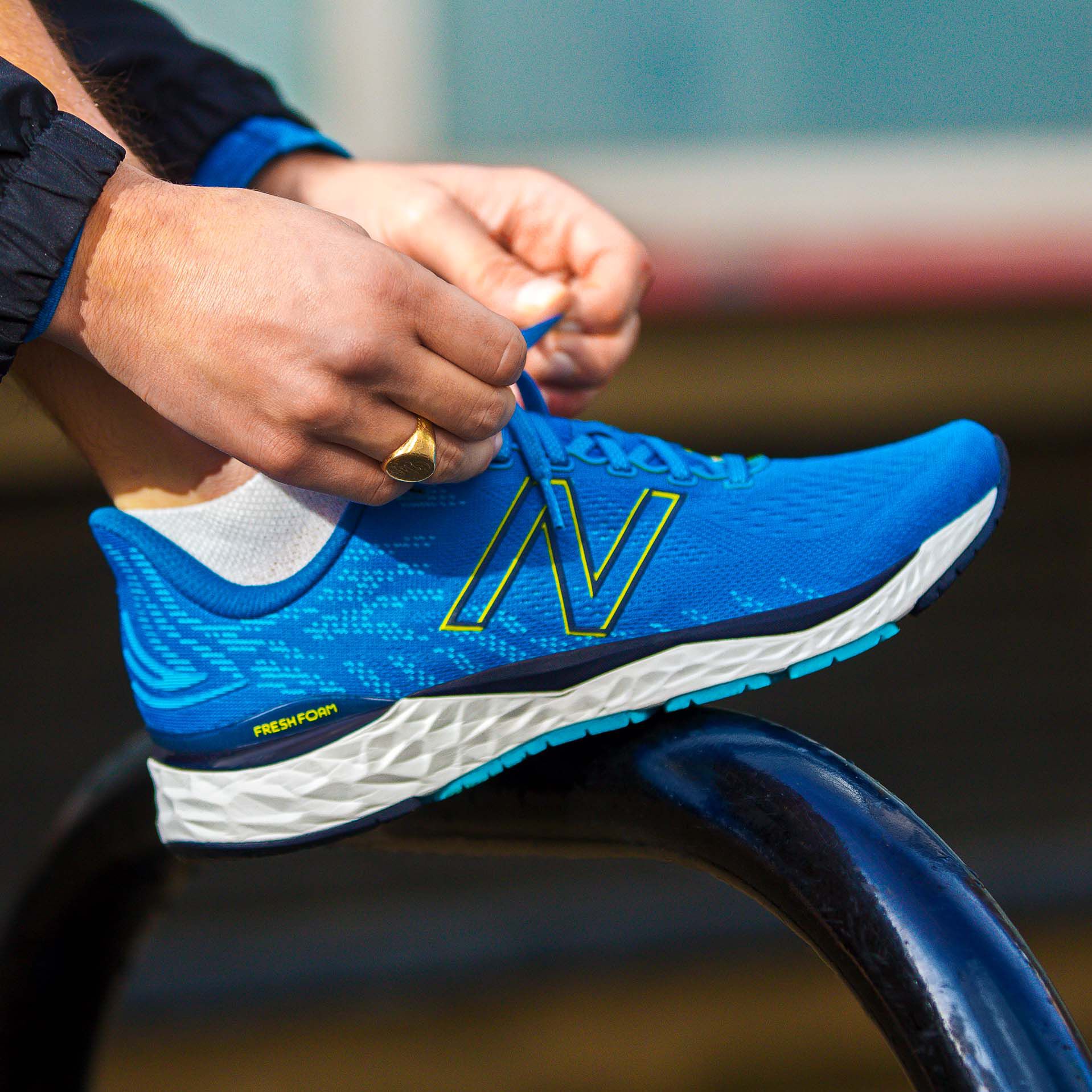 Side profile of a Fresh Foam 880v11 shoe