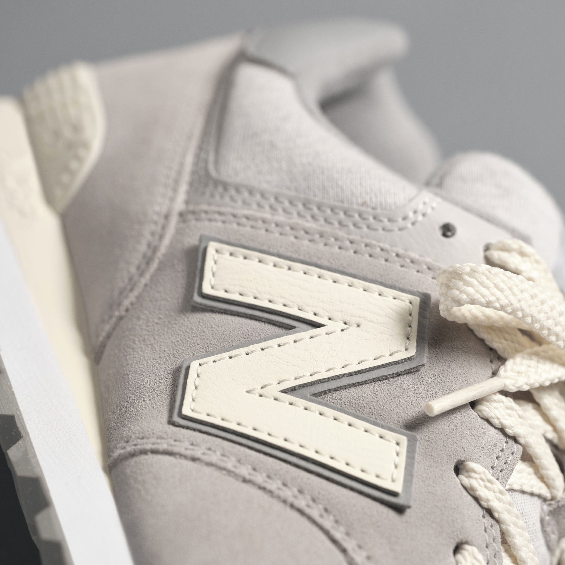 New balance 153 grey top